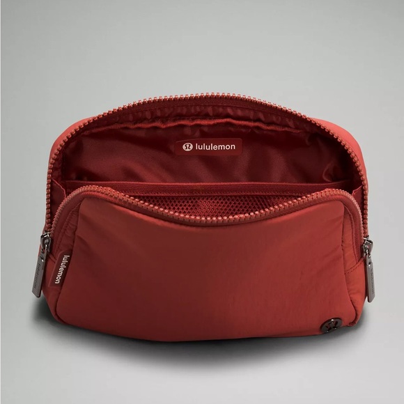 Lululemon Everywhere Belt Bag Large with Long Strap 2L- Magma - Picture 8 of 9